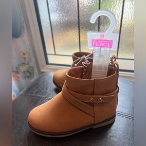 The Children's Place Tan Kids Boots size 9 toddler